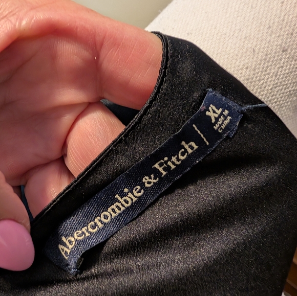 Black Satin Side Tie-Front cropped Top XL - Picture 8 of 10